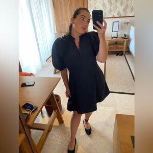 Club monaco Black Balloon Puff Sleeve mini dress size 4